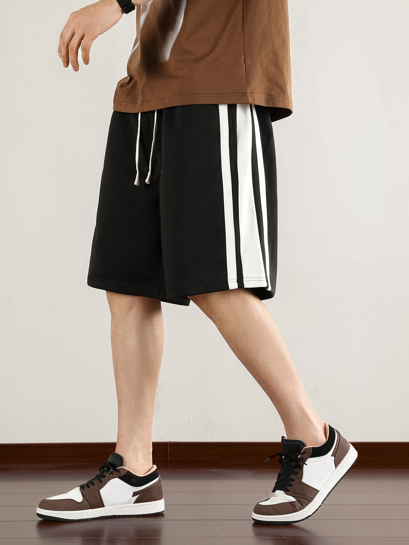 d42 mens striped casual shorts drawstring washable loose hem spring and summer sports and details 1